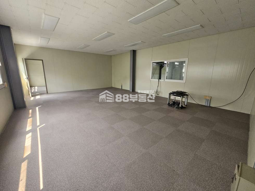 경기 화성만세구 양감면 송산리 4동 공장 1층 190평+2층사무실 28평, 전력 150kW, 호이스트 2.8톤, 주용도 공장, 양감IC 접근성 최상 월세 매물번호 10183 사진 4