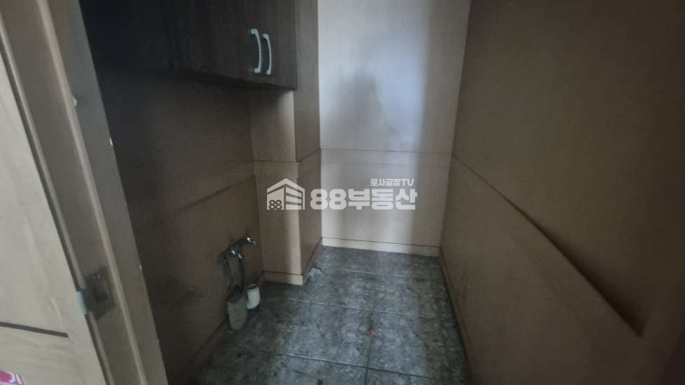 경기 화성만세구 팔탄면 율암리 팔탄 1공단 핵심입지 위치, 트레일러 진입가능, 바닥면적 230평 매매 매물번호 10188 사진 9