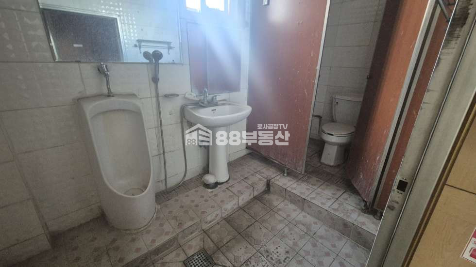 경기 화성만세구 팔탄면 율암리 팔탄 1공단 핵심입지 위치, 트레일러 진입가능, 바닥면적 230평 매매 매물번호 10188 사진 10