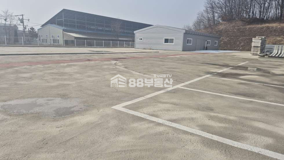 경기 화성만세구 장안면 수촌리 1동 1360평 대 마당 넓은 단독 공장 , 야적공간 최상 월세 매물번호 10246 사진 1