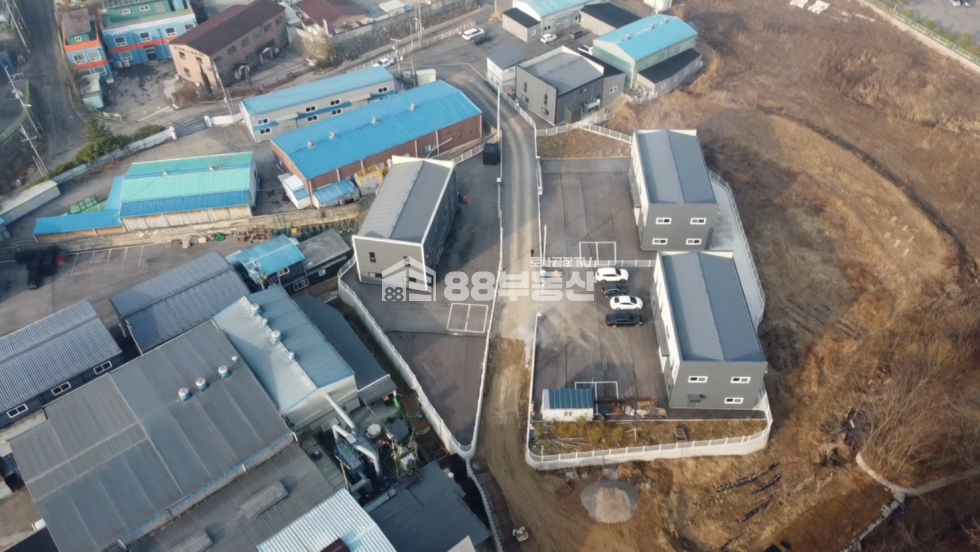 경기 화성효행구 정남면 오일리 제1동 공장 밀집지역 위치, 정남IC 접근성 최상, 마당 넓은 신축 단독 공장 매매 매물번호 10294 사진 1