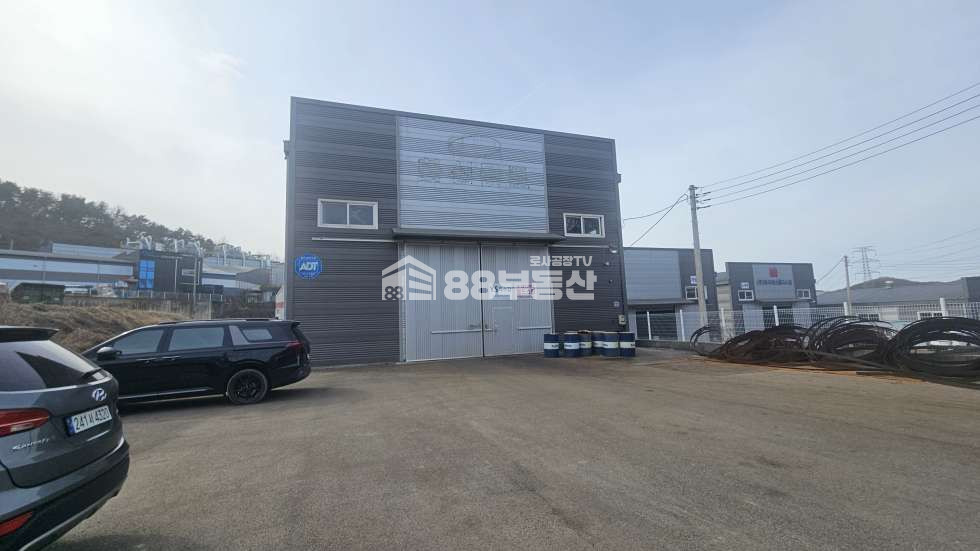 경기 화성효행구 비봉면 청요리 1동 호이스트 25톤, 5톤 더블 설치, 전기 50kw 마당넓은 단독공장 월세 매물번호 10346 사진 1