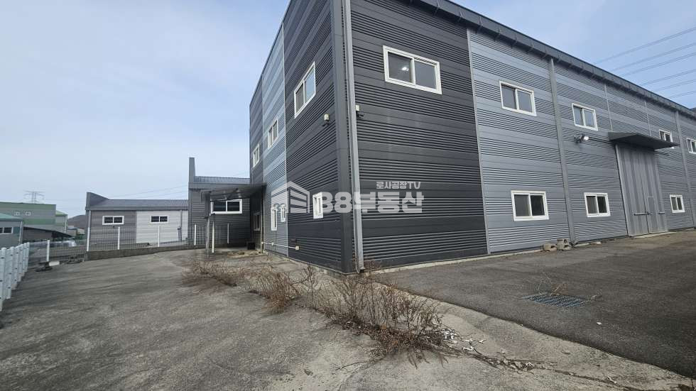 경기 화성효행구 비봉면 청요리 1동 호이스트 25톤, 5톤 더블 설치, 전기 50kw 마당넓은 단독공장 월세 매물번호 10346 사진 2