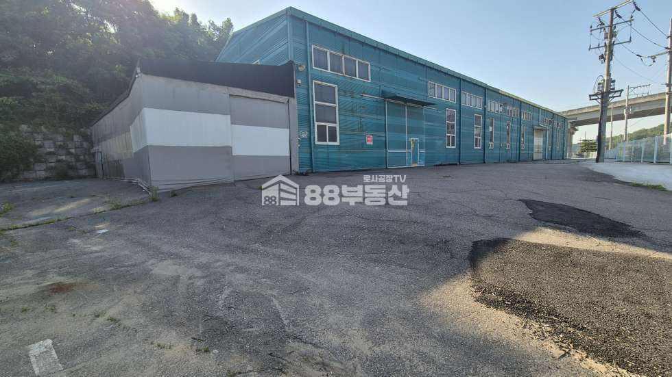 경기 화성만세구 향남읍 요리 2차선 도로변 고전력, 호이스트 설치, 시숙사 사무실 완비 된 사옥형단독공장 매매 매물번호 10365 사진 1