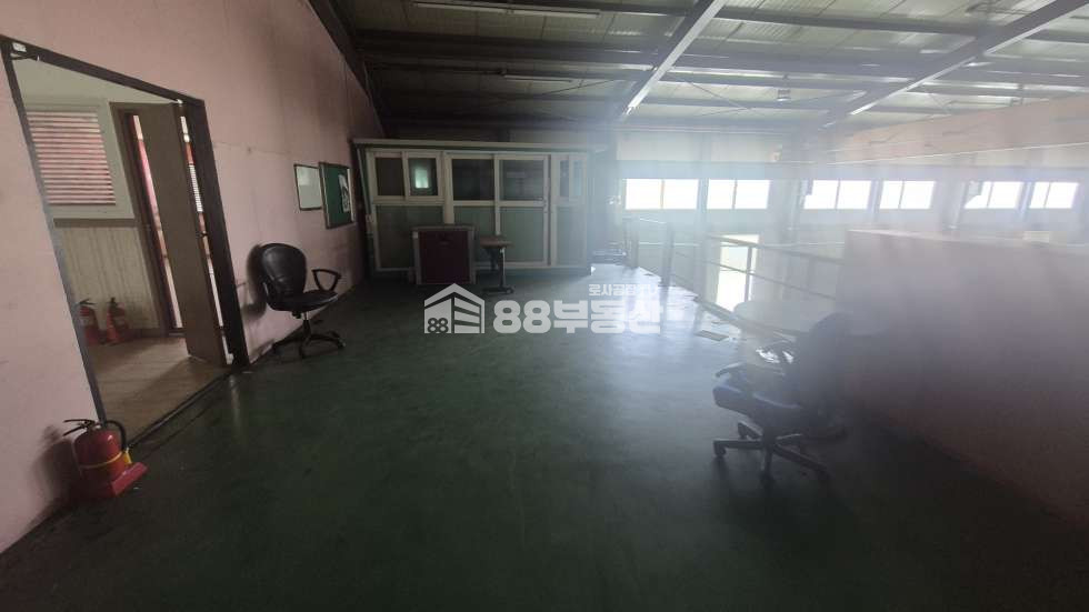 경기 화성만세구 향남읍 요리 2차선 도로변 고전력, 호이스트 설치, 시숙사 사무실 완비 된 사옥형단독공장 매매 매물번호 10365 사진 11