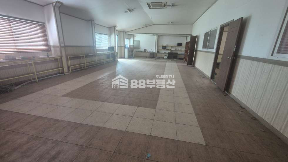 경기 화성만세구 향남읍 요리 2차선 도로변 고전력, 호이스트 설치, 시숙사 사무실 완비 된 사옥형단독공장 매매 매물번호 10365 사진 20
