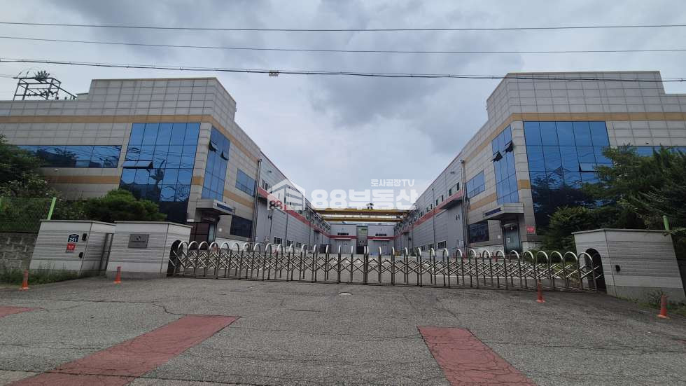 경기 화성만세구 향남읍 구문천리 A,B동 산업단지 내 호이스트, 고전력, 사무실, 기숙사 모두 갖춘 대형 공장 (리모델링 완료) 매매 매물번호 10424 사진 2