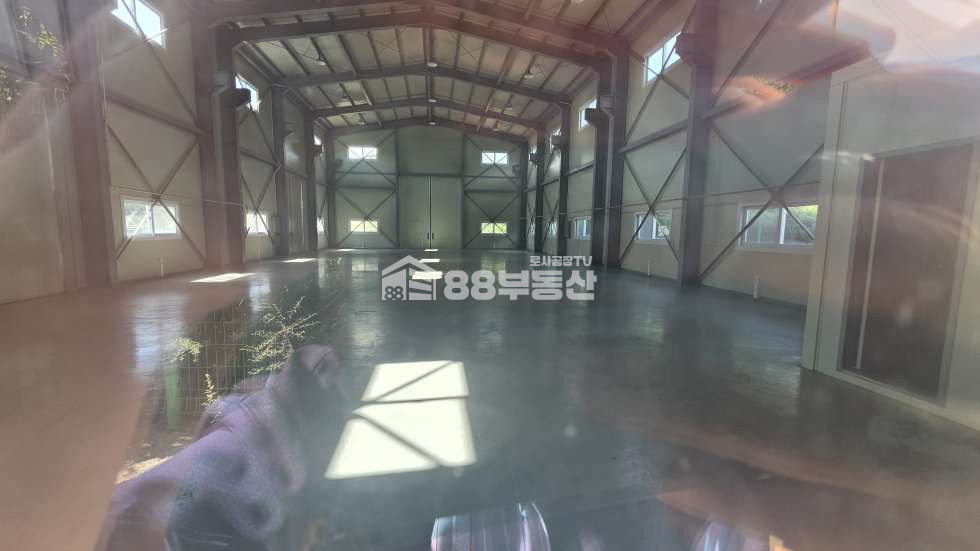 경기 화성만세구 남양읍 무송리 주건축물제1동 대형 차량 진 출입가능, 전기 50kw 마당 넓게 사용 가능 한 단독공장 월세 매물번호 10467 사진 4